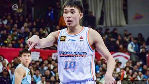 法国突尼斯 1-1战平精彩瞬间：马卡莱莱带球突破足球风云录-国际赛场-新浪竞技圈